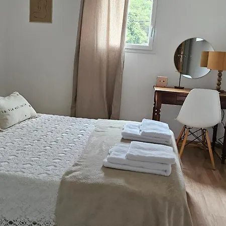 La Maison De Leonie 26 *